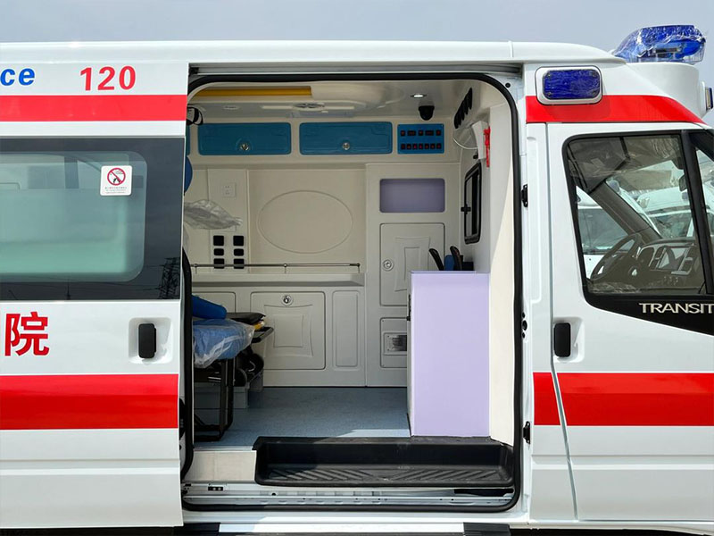 Ambulance Ford