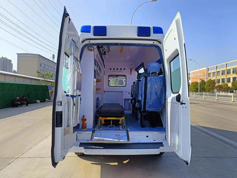Ambulance Ford