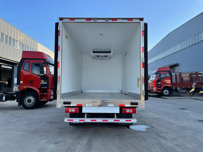 hacman 150hp 4x2 4.15meters refrigerated truck