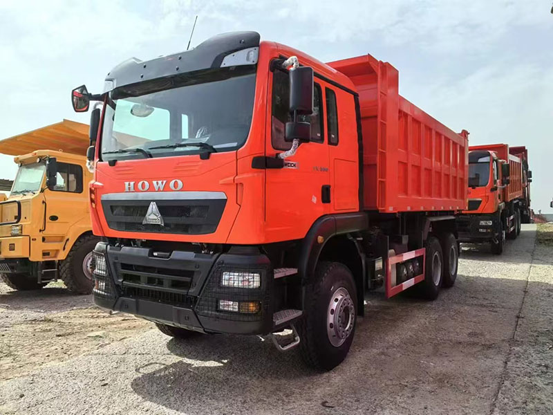 truk jungkit bekas sinotruck