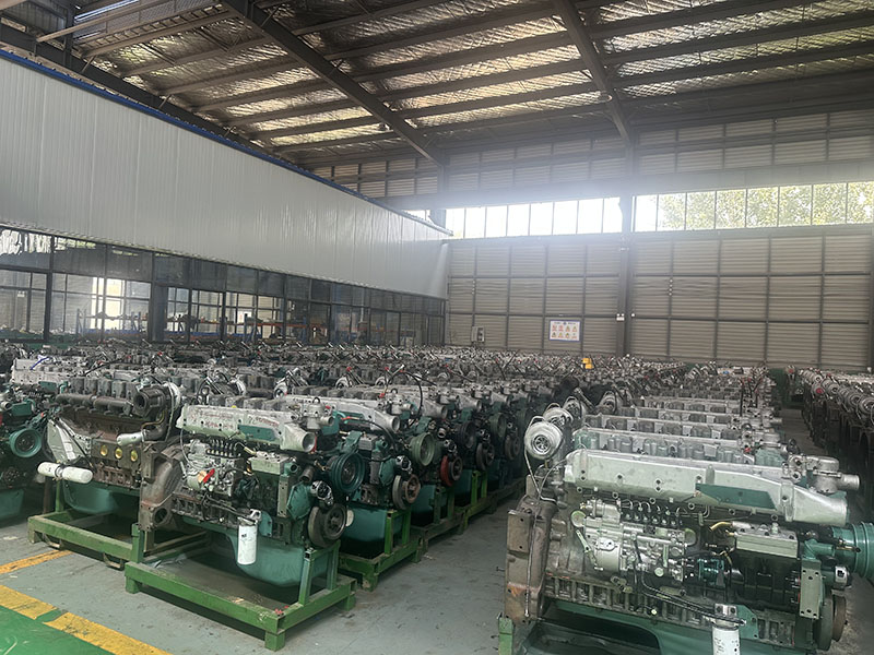 truk jungkit bekas sinotruck