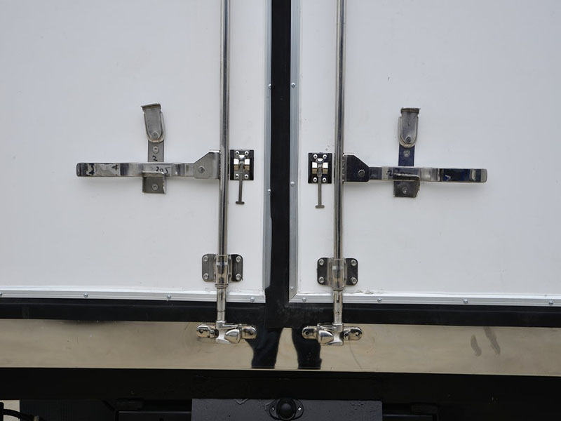 کامیون یخچال دار sinotruk