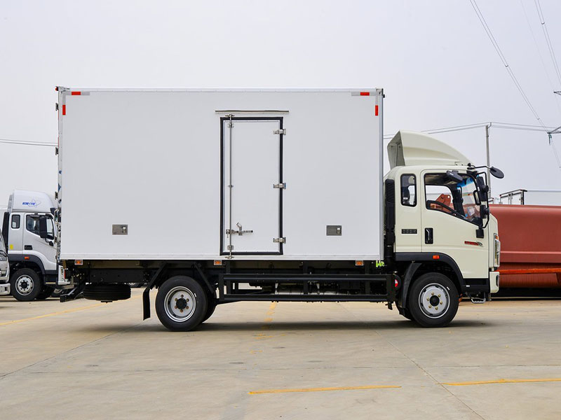کامیون یخچال دار sinotruk