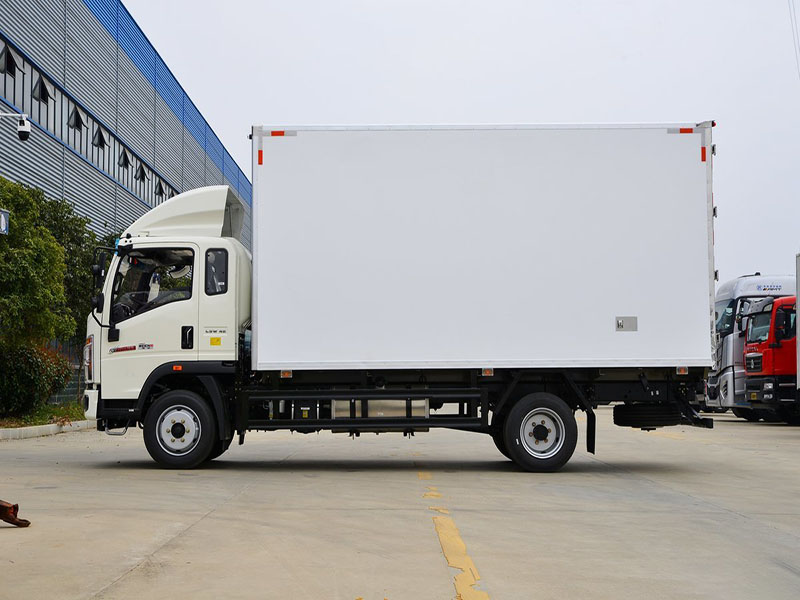 کامیون یخچال دار sinotruk